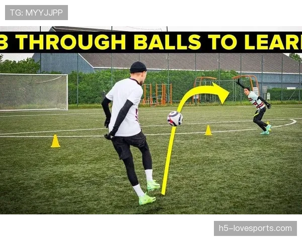 克鲁伊夫角色回归：关键战中场直塞如何撕裂防线并重塑组织核心